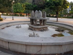 fontana piazza vada degrado
