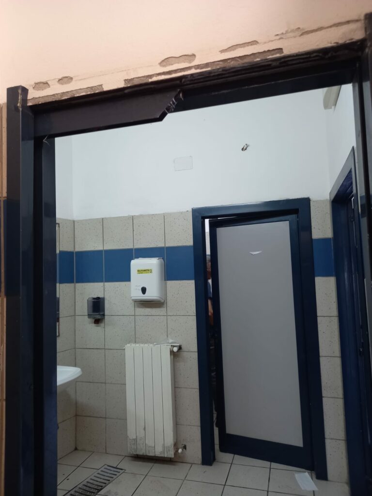 degrado bagni pubblici rosignano solvay
